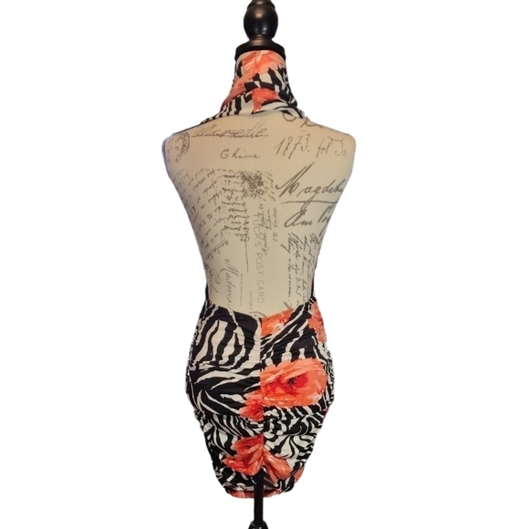 Floral Halter Dress - Picture 3 of 7